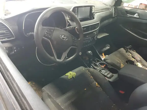 KM8J2CA40KU984565 2019 HYUNDAI TUCSON - Image 8