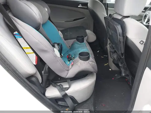 KM8J2CA40KU986235 2019 HYUNDAI TUCSON - Image 8