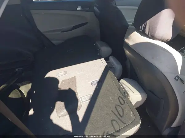 KM8J2CA40KU994609 2019 HYUNDAI TUCSON - Image 8