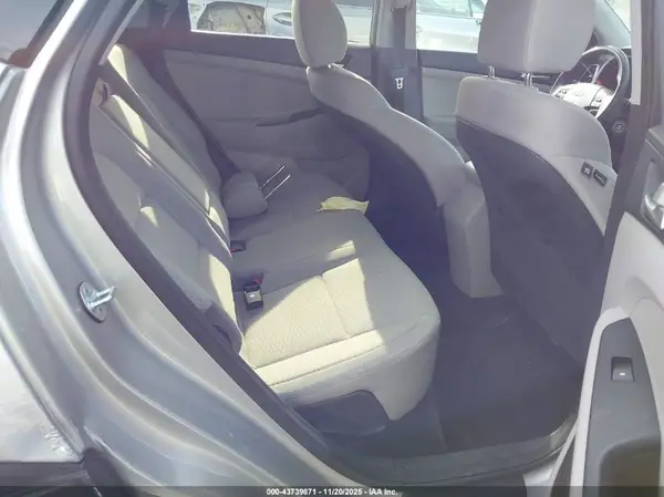 KM8J2CA40LU097954 2020 HYUNDAI TUCSON - Image 8