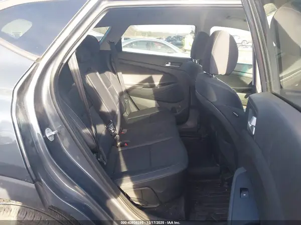 KM8J2CA40LU104725 2020 HYUNDAI TUCSON - Image 8