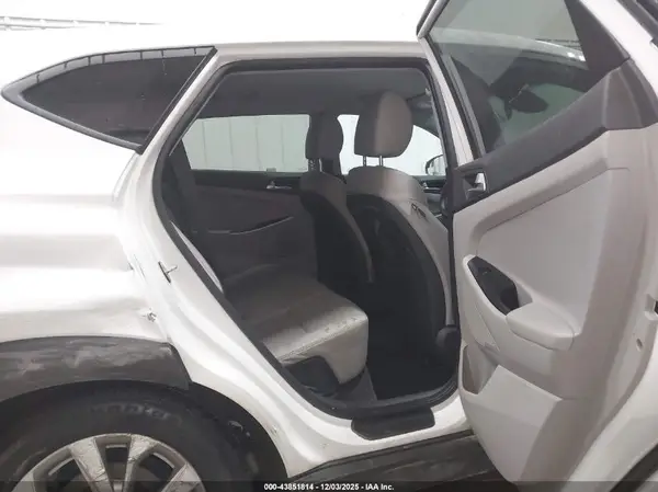 KM8J2CA40LU233838 2020 HYUNDAI TUCSON - Image 8