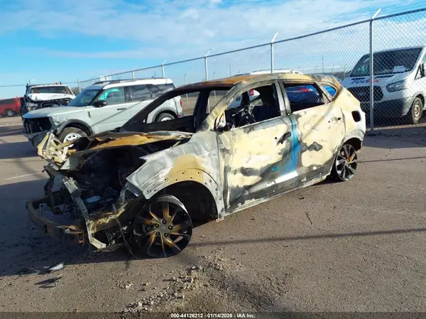 KM8J2CA40LU271182 2020 HYUNDAI TUCSON - Image 2