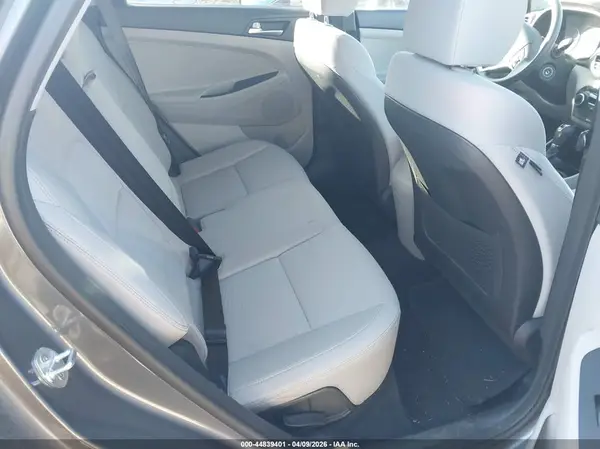KM8J2CA40MU289263 2021 HYUNDAI TUCSON - Image 8