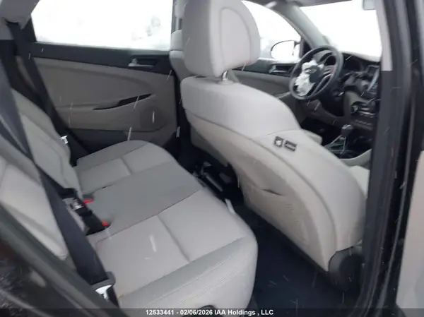KM8J2CA41HU444778 2017 HYUNDAI TUCSON - Image 8