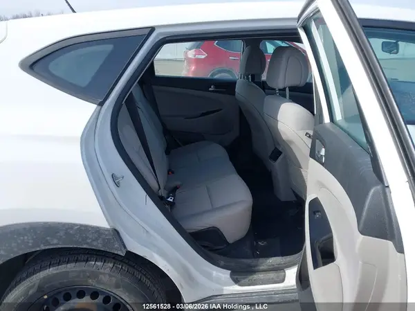 KM8J2CA41HU576956 2017 HYUNDAI TUCSON - Image 8