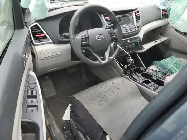 KM8J2CA41JU610626 2018 HYUNDAI TUCSON - Image 8