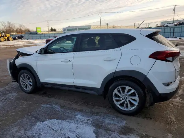 KM8J2CA41JU613073 2018 HYUNDAI TUCSON - Image 2
