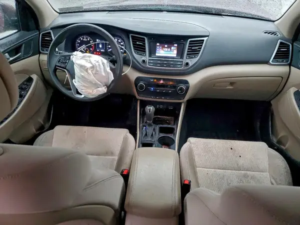 KM8J2CA41JU635297 2018 HYUNDAI TUCSON - Image 8