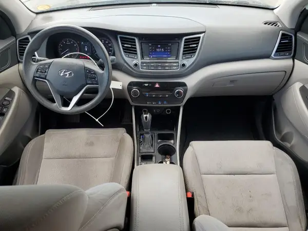 KM8J2CA41JU643237 2018 HYUNDAI TUCSON - Image 8