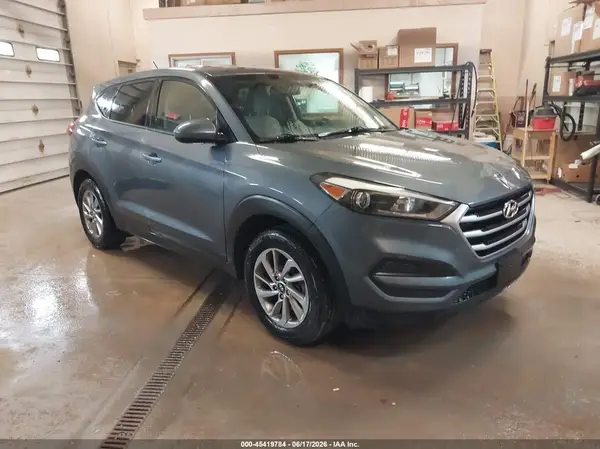 KM8J2CA41JU656330 2018 HYUNDAI TUCSON - Image 1