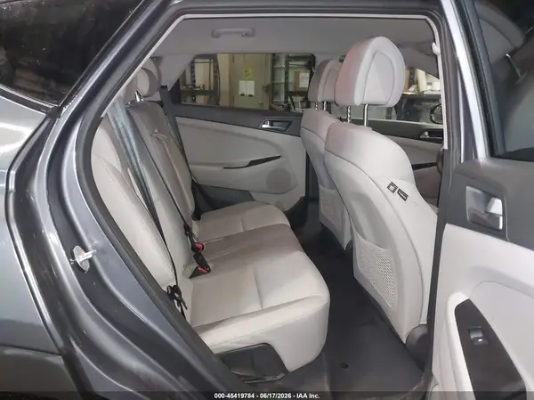 KM8J2CA41JU656330 2018 HYUNDAI TUCSON - Image 8