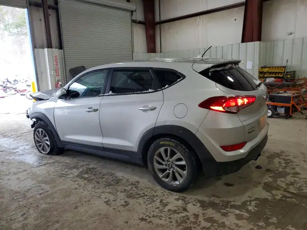 KM8J2CA41JU662676 2018 HYUNDAI TUCSON - Image 2