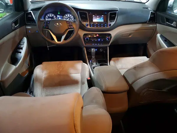 KM8J2CA41JU662788 2018 HYUNDAI TUCSON - Image 8