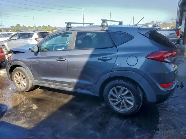 KM8J2CA41JU678926 2018 HYUNDAI TUCSON - Image 2