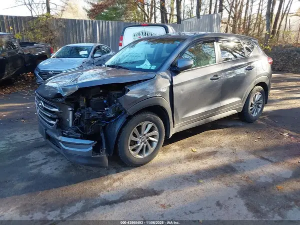 KM8J2CA41JU680790 2018 HYUNDAI TUCSON - Image 2