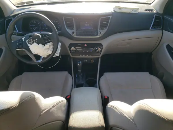 KM8J2CA41JU682569 2018 HYUNDAI TUCSON - Image 8