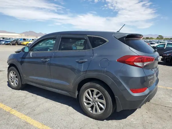 KM8J2CA41JU702190 2018 HYUNDAI TUCSON - Image 2