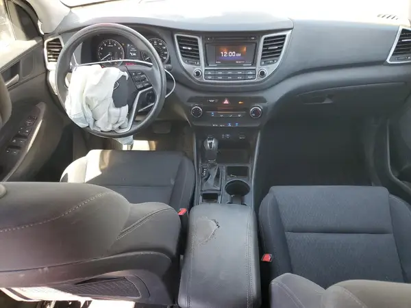 KM8J2CA41JU702190 2018 HYUNDAI TUCSON - Image 8