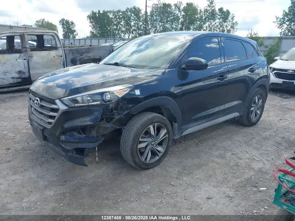 KM8J2CA41JU716381 2018 HYUNDAI TUCSON - Image 2