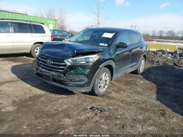 KM8J2CA41JU766746 2018 HYUNDAI TUCSON - Image 2