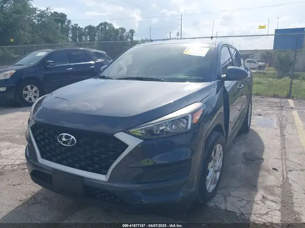 KM8J2CA41KU028950 2019 HYUNDAI TUCSON - Image 2