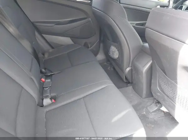 KM8J2CA41KU028950 2019 HYUNDAI TUCSON - Image 8