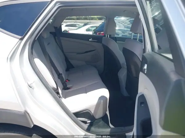 KM8J2CA41KU047384 2019 HYUNDAI TUCSON - Image 8