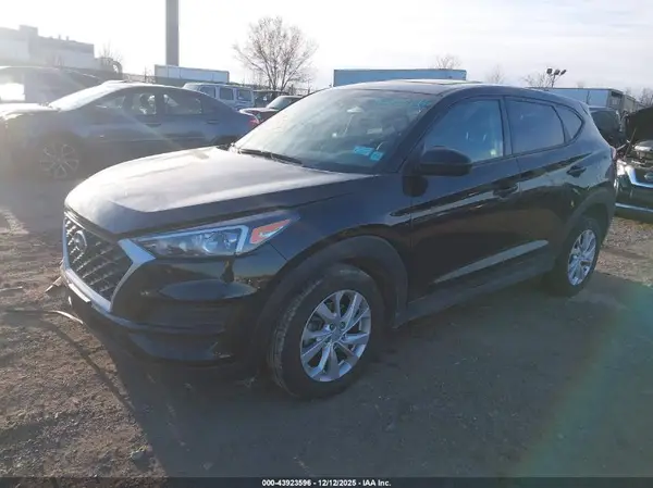 KM8J2CA41KU070597 2019 HYUNDAI TUCSON - Image 2