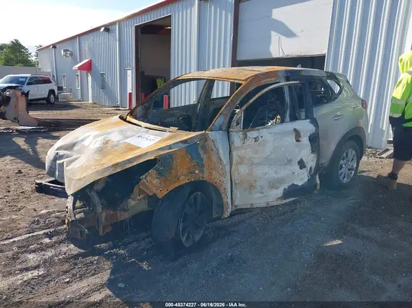 KM8J2CA41KU854312 2019 HYUNDAI TUCSON - Image 2
