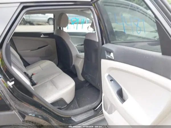 KM8J2CA41KU865083 2019 HYUNDAI TUCSON - Image 8