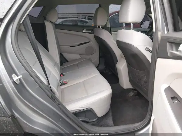 KM8J2CA41KU868677 2019 HYUNDAI TUCSON - Image 8