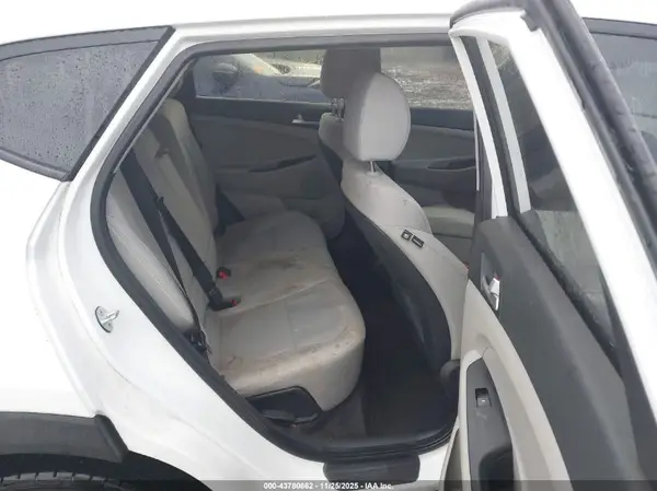 KM8J2CA41KU868758 2019 HYUNDAI TUCSON - Image 8