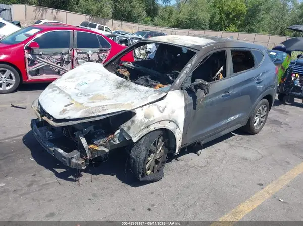 KM8J2CA41KU915092 2019 HYUNDAI TUCSON - Image 2