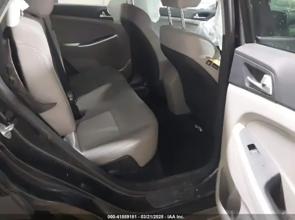 KM8J2CA41KU927792 2019 HYUNDAI TUCSON - Image 8