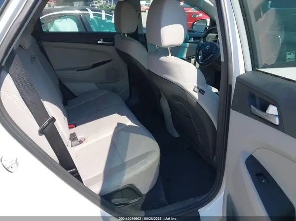 KM8J2CA41KU955768 2019 HYUNDAI TUCSON - Image 8