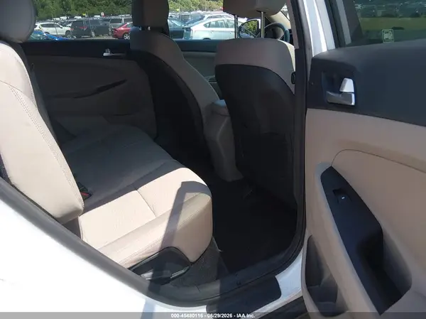 KM8J2CA41KU964194 2019 HYUNDAI TUCSON - Image 8
