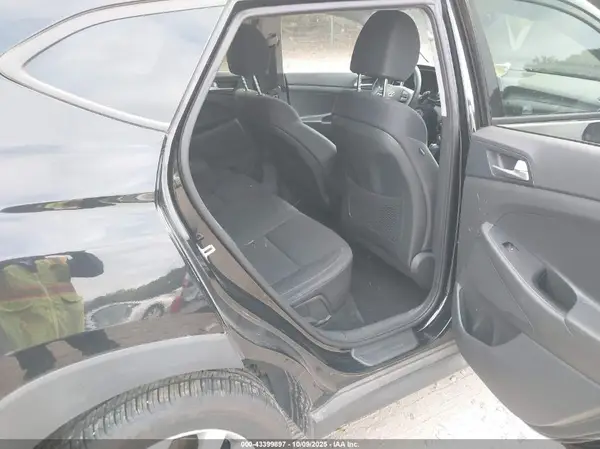 KM8J2CA41LU130377 2020 HYUNDAI TUCSON - Image 8