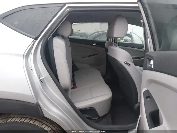 KM8J2CA41LU133554 2020 HYUNDAI TUCSON - Image 8