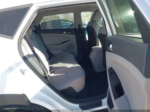 KM8J2CA41LU159538 2020 HYUNDAI TUCSON - Image 8