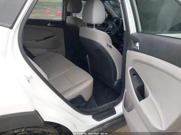 KM8J2CA41MU286484 2021 HYUNDAI TUCSON - Image 8