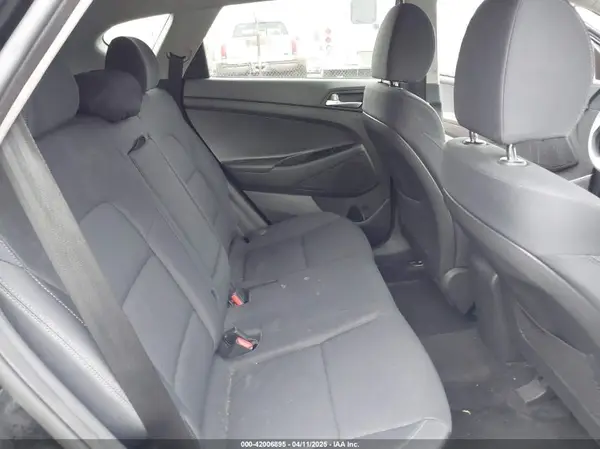 KM8J2CA41MU348241 2021 HYUNDAI TUCSON - Image 8