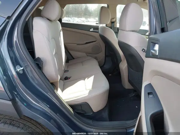 KM8J2CA41MU370918 2021 HYUNDAI TUCSON - Image 8