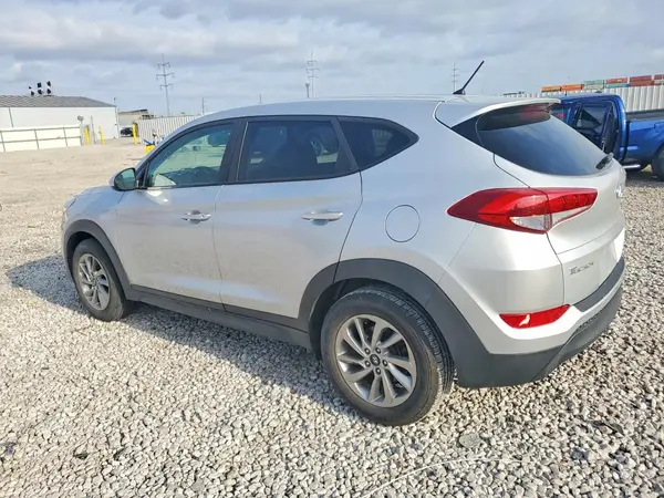 KM8J2CA42JU657230 2018 HYUNDAI TUCSON - Image 2