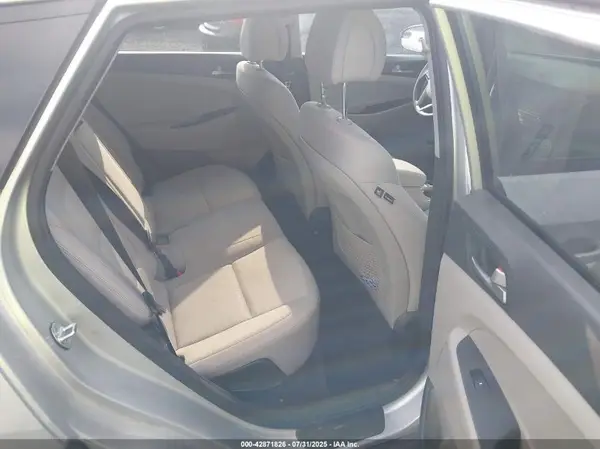 KM8J2CA42JU659673 2018 HYUNDAI TUCSON - Image 8