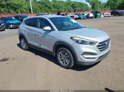 KM8J2CA42JU698392 2018 HYUNDAI TUCSON