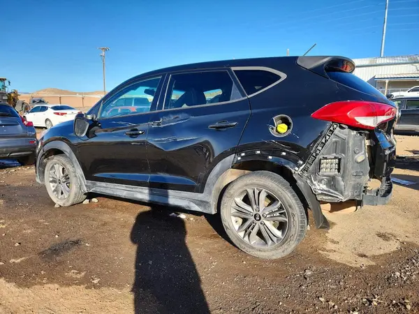 KM8J2CA42JU704515 2018 HYUNDAI TUCSON - Image 2