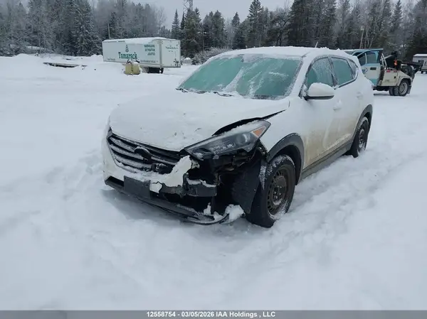 KM8J2CA42JU761975 2018 HYUNDAI TUCSON - Image 2