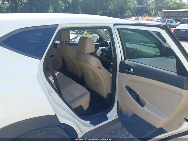 KM8J2CA42JU765122 2018 HYUNDAI TUCSON - Image 8