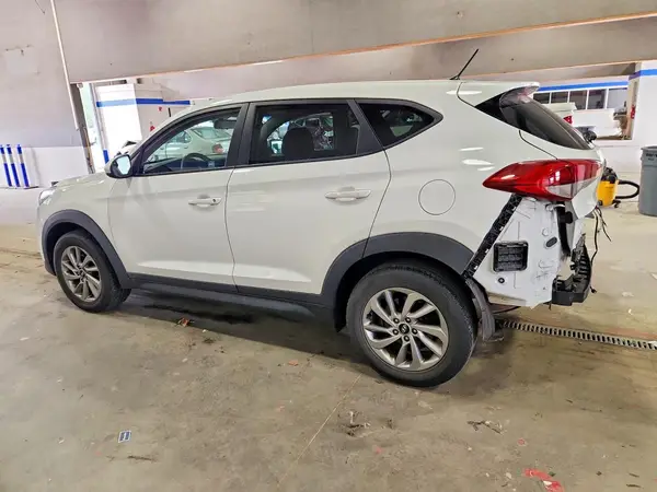 KM8J2CA42JU765301 2018 HYUNDAI TUCSON - Image 2